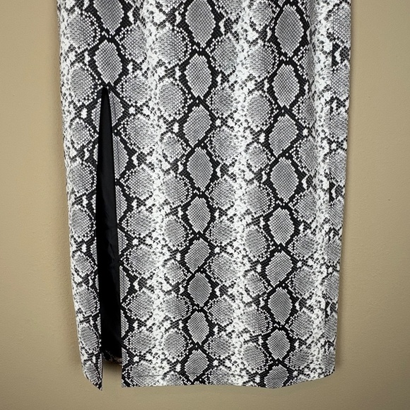 TopShop Black/White Snake Print Faux Leather Midi Pencil Skirt with Slit; Size 8 - Picture 3 of 9